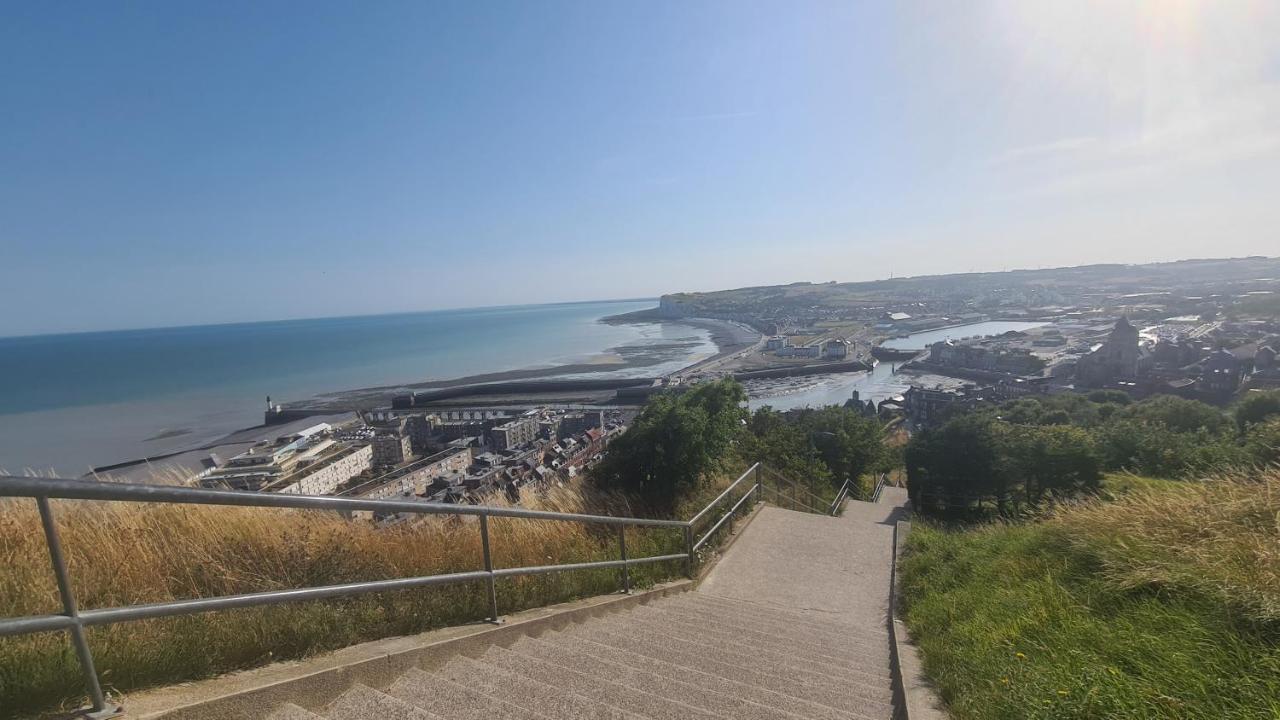 Residence Du Bord De Mer 9 Appartements Avec Une Vraie Vue Mer Le Tréport Екстериор снимка